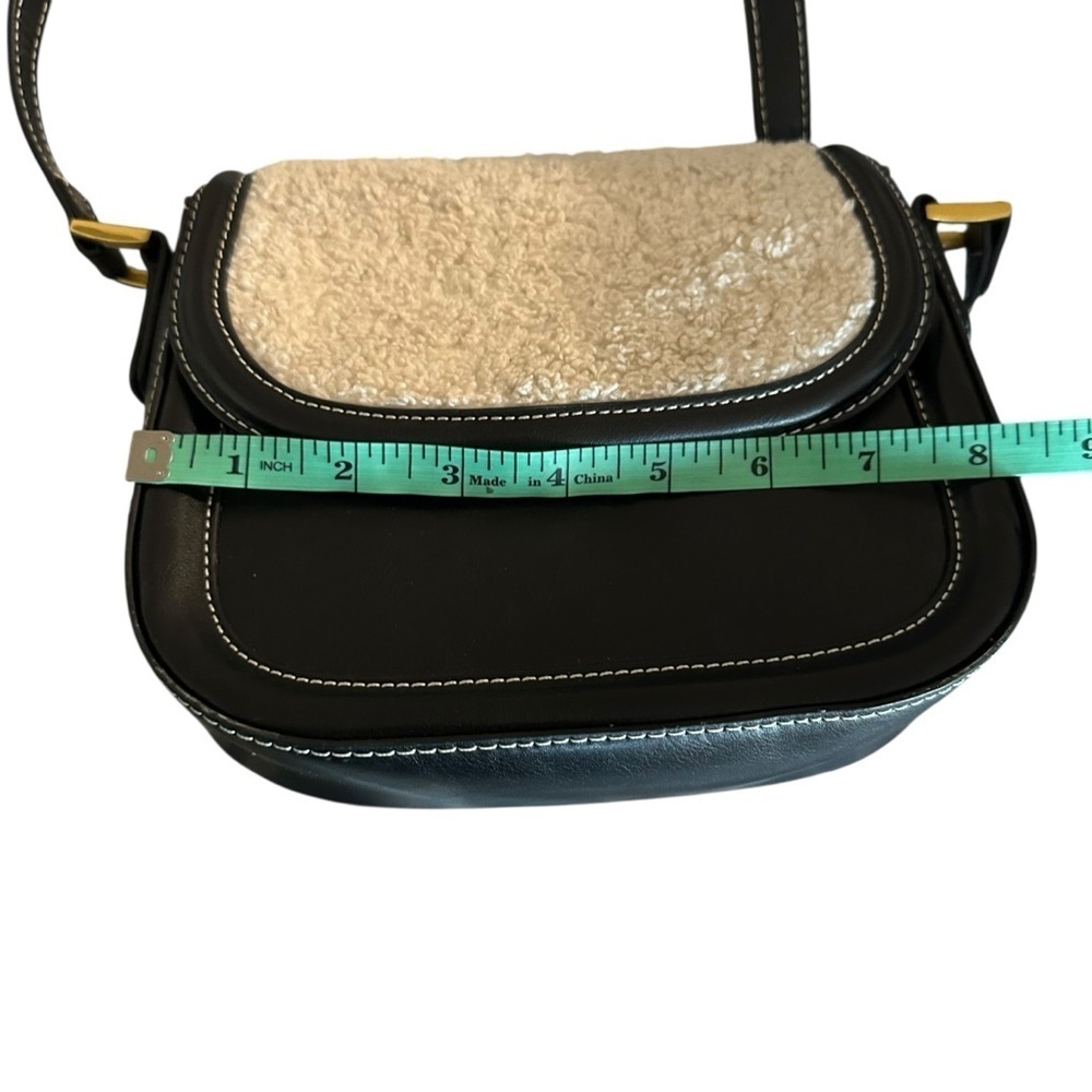 Antik Kraft Black and Gold Crossbody Bag - Picture 3 of 5